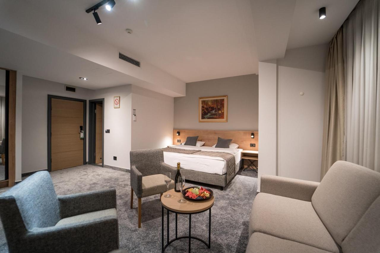 Mona Plaza Zlatibor Hotel ภายนอก รูปภาพ