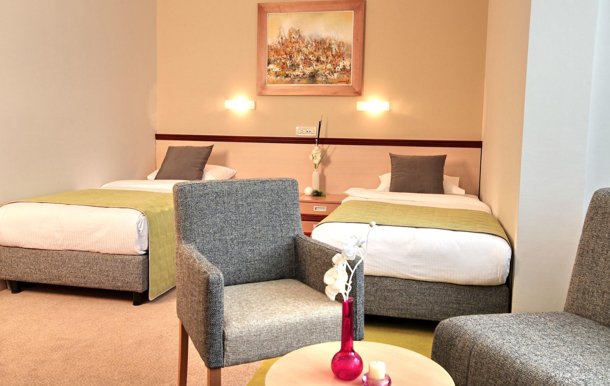 Mona Plaza Zlatibor Hotel ภายนอก รูปภาพ