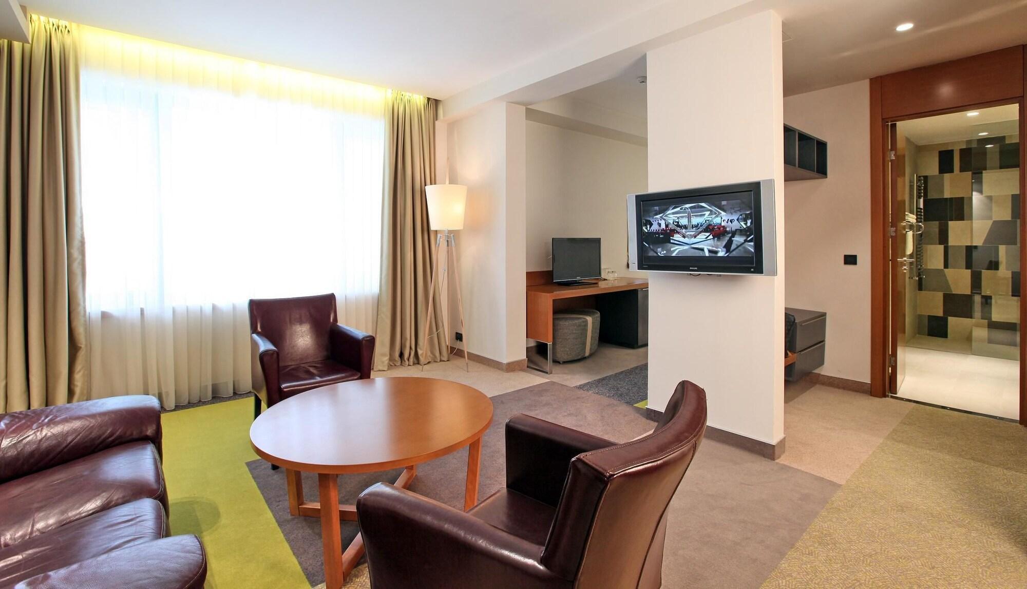 Mona Plaza Zlatibor Hotel ภายนอก รูปภาพ
