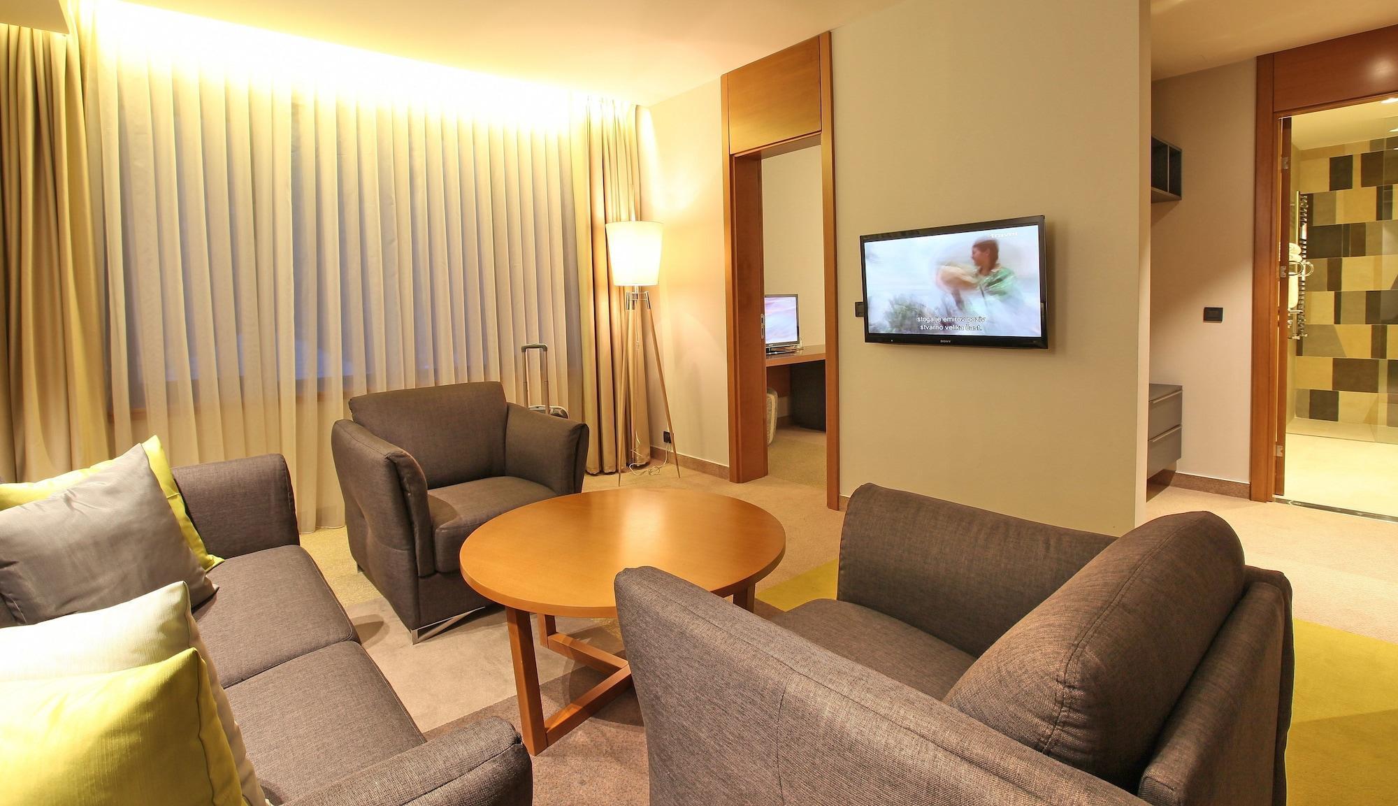 Mona Plaza Zlatibor Hotel ภายนอก รูปภาพ
