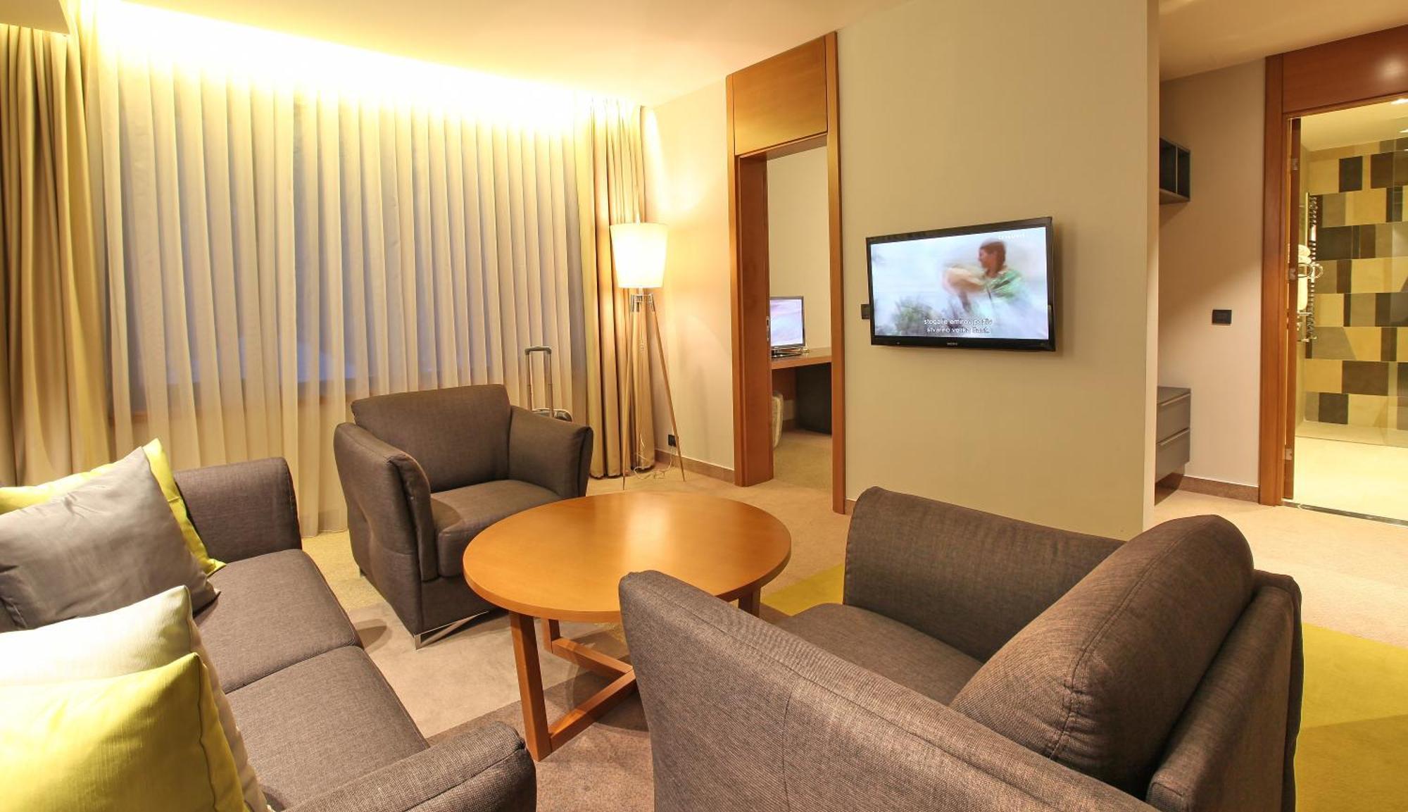 Mona Plaza Zlatibor Hotel ภายนอก รูปภาพ